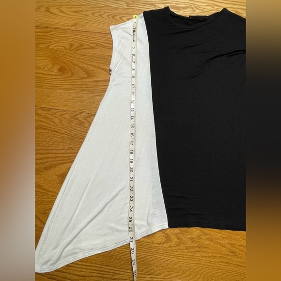 Ten 6 Ten Asymmetric Women's Color Block Top - Picture 4 of 8